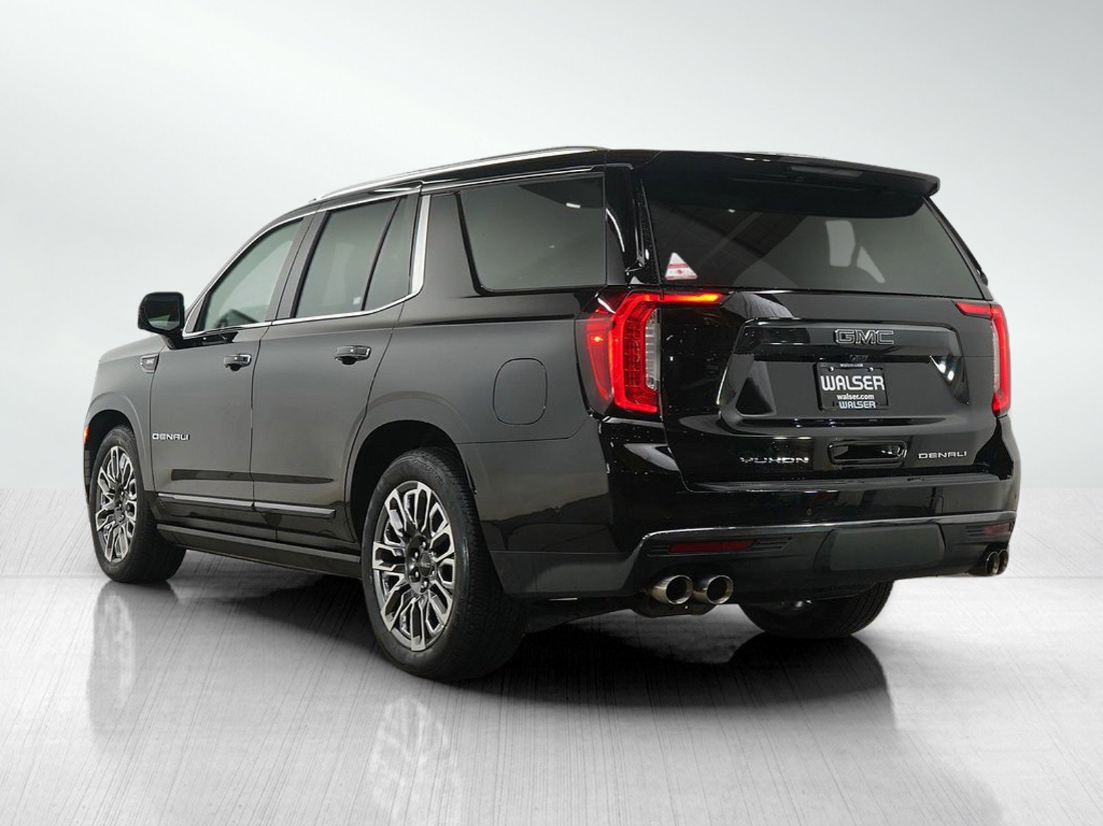 Used 2024 GMC Yukon Denali Ultimate image 3