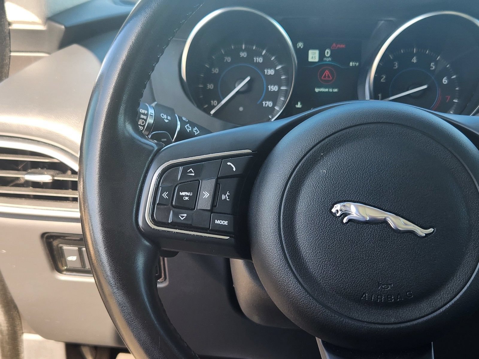 Used 2019 Jaguar F-PACE Premium AWD/4WD image 14