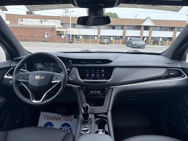 Certified 2024 Cadillac XT6 Luxury w/ LPO, Floor Liner Package AWD/4WD image 36