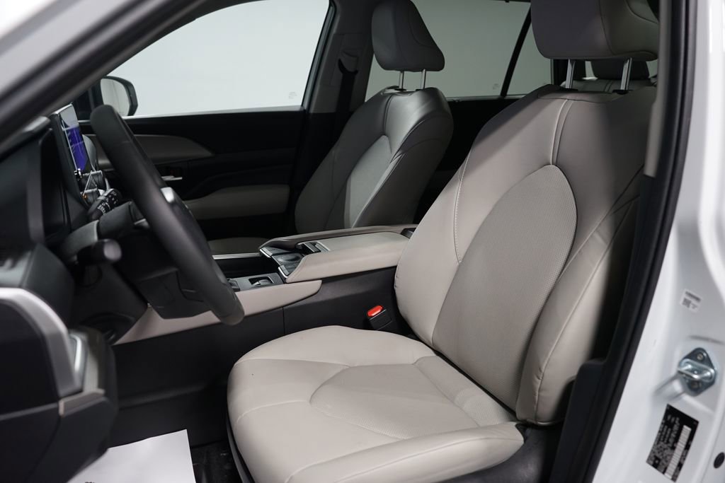 Certified 2024 Toyota Grand Highlander XLE image 26