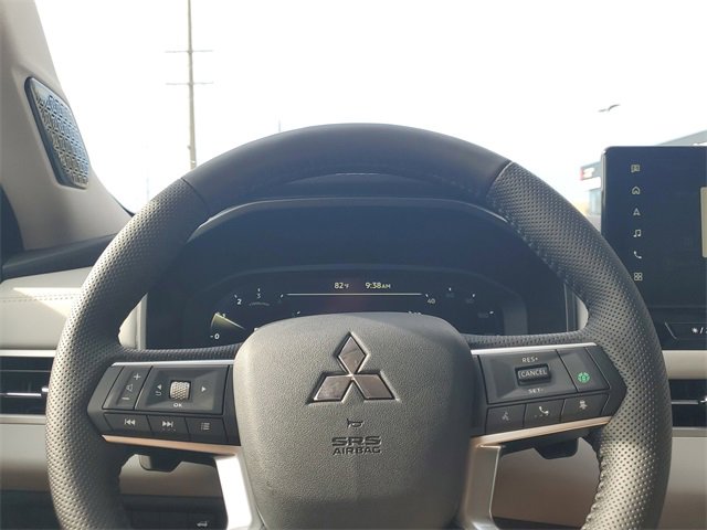 New 2025 Mitsubishi Outlander AWD image 22