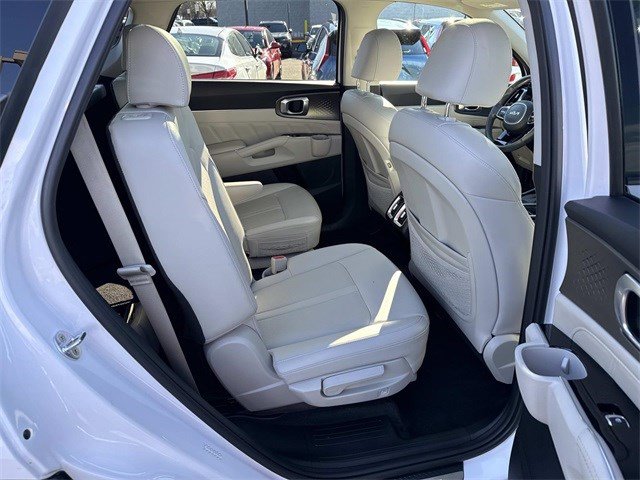 Used 2023 Kia Sorento SX image 11