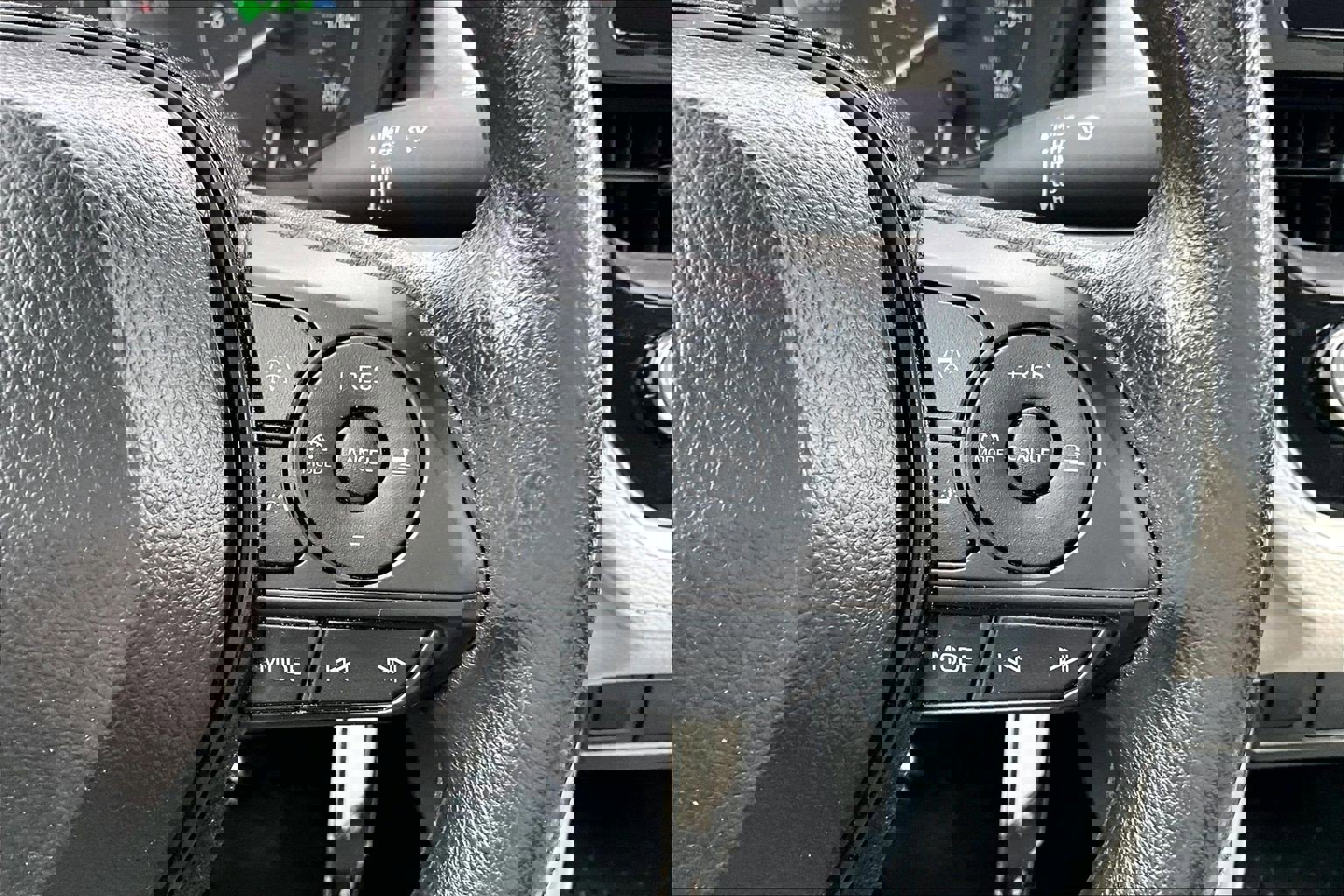 Used 2024 Toyota Corolla Cross L image 17