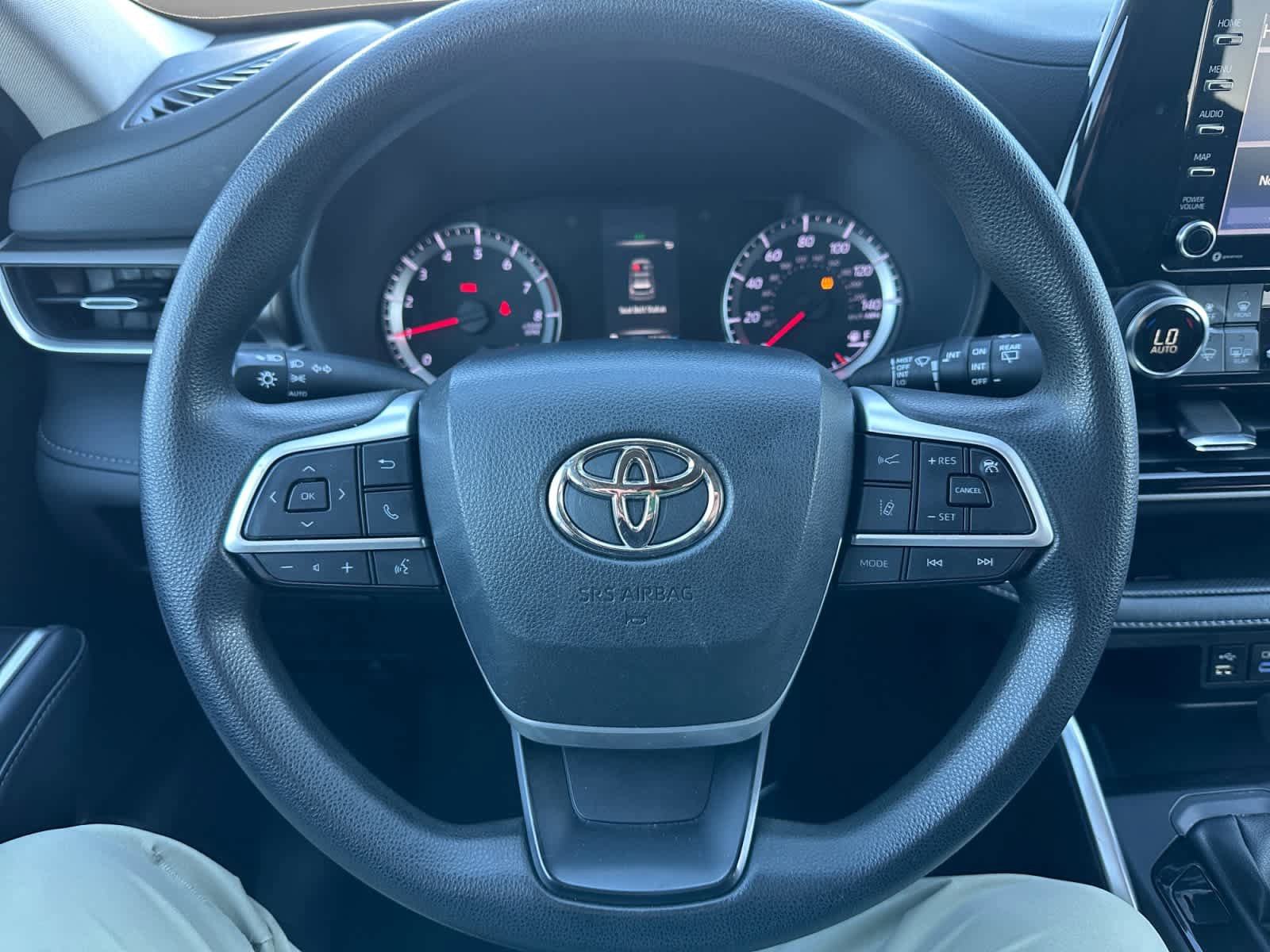 Used 2021 Toyota RAV4 XLE w/ Convenience Package FWD image 13