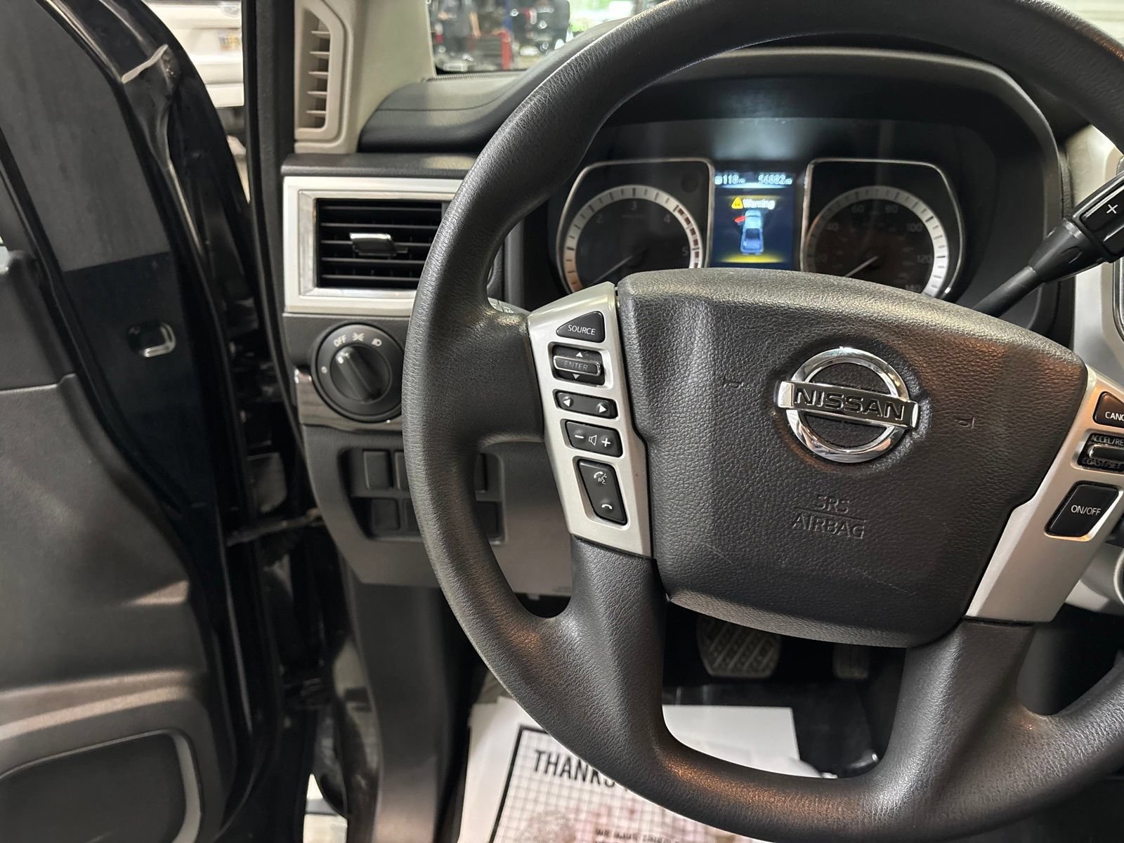 Used 2017 Nissan Titan SV AWD/4WD image 12