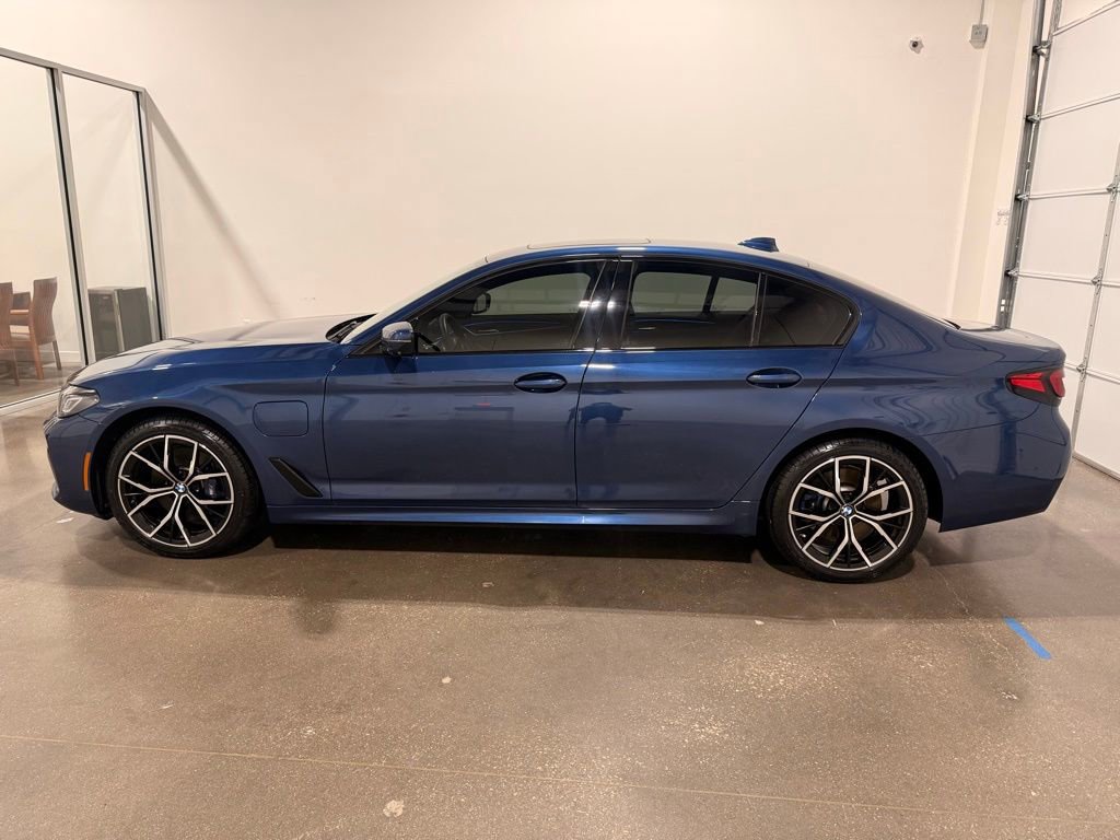 Used 2021 BMW 530e w/ M Sport Package RWD image 8