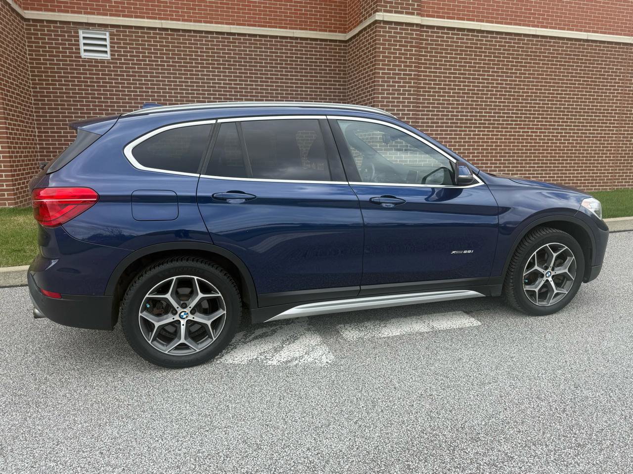 Used 2018 BMW X1 xDrive28i image 16