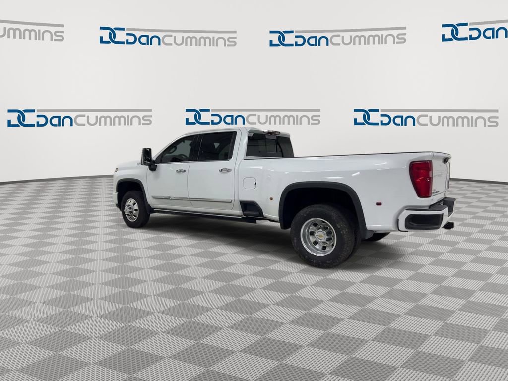 Used 2024 Chevrolet Silverado 3500 High Country w/ High Country Premium Package AWD/4WD image 6
