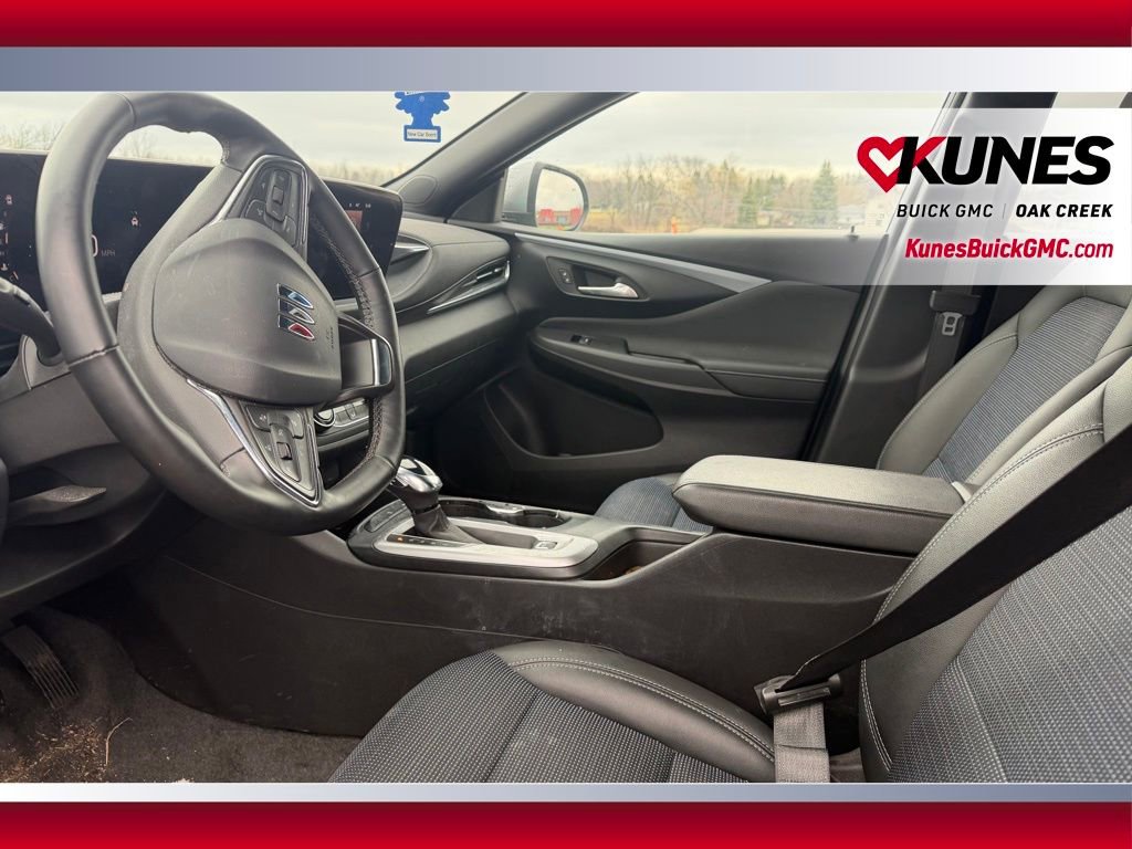 Used 2025 Buick Envista Preferred w/ Convenience I Package image 6
