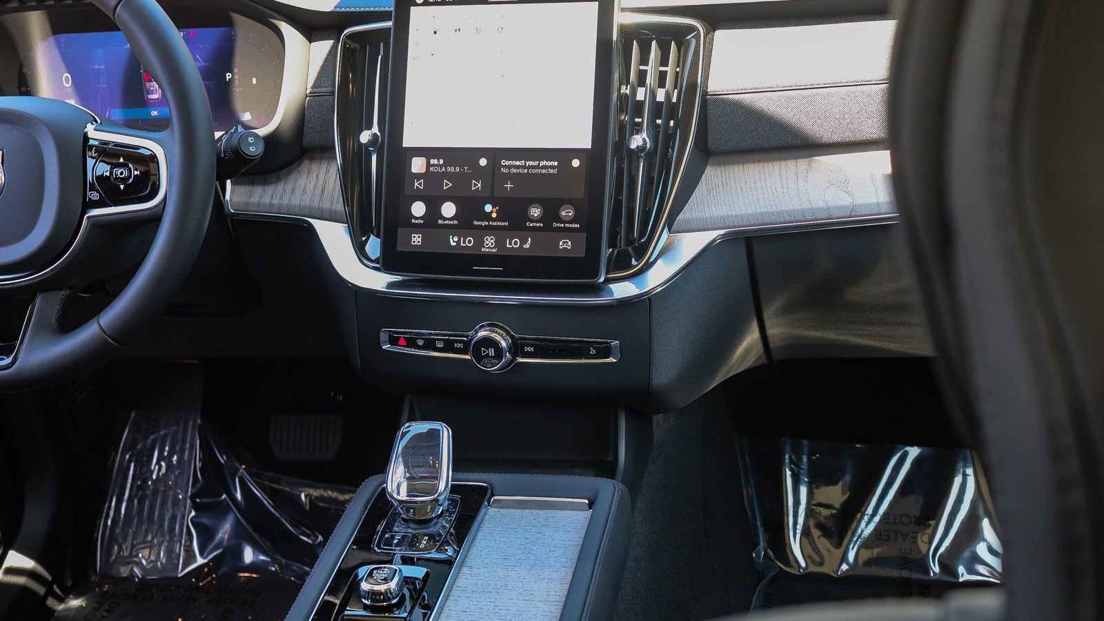 Used 2025 Volvo XC90 B6 Ultra w/ Protection Package Premier AWD/4WD image 13