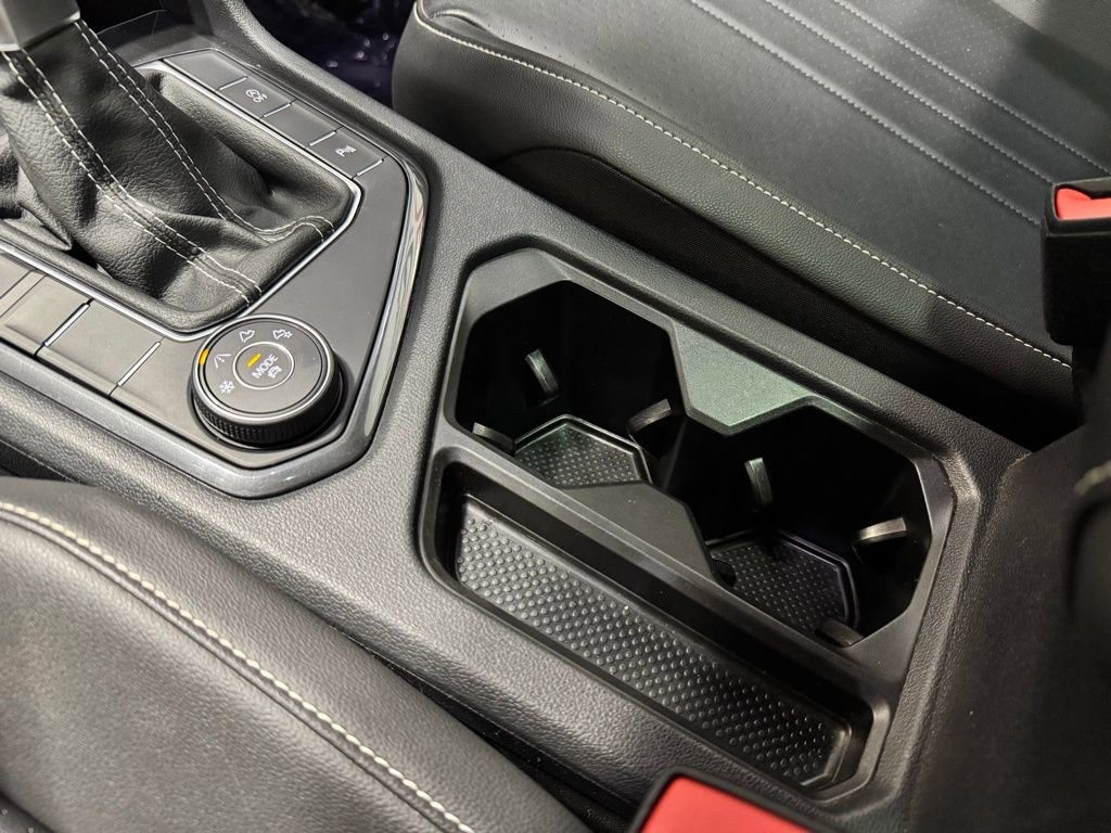 Used 2022 Volkswagen Tiguan SE R-Line image 19