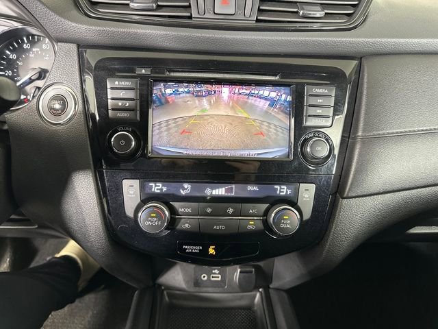 Used 2018 Nissan Rogue SV image 22