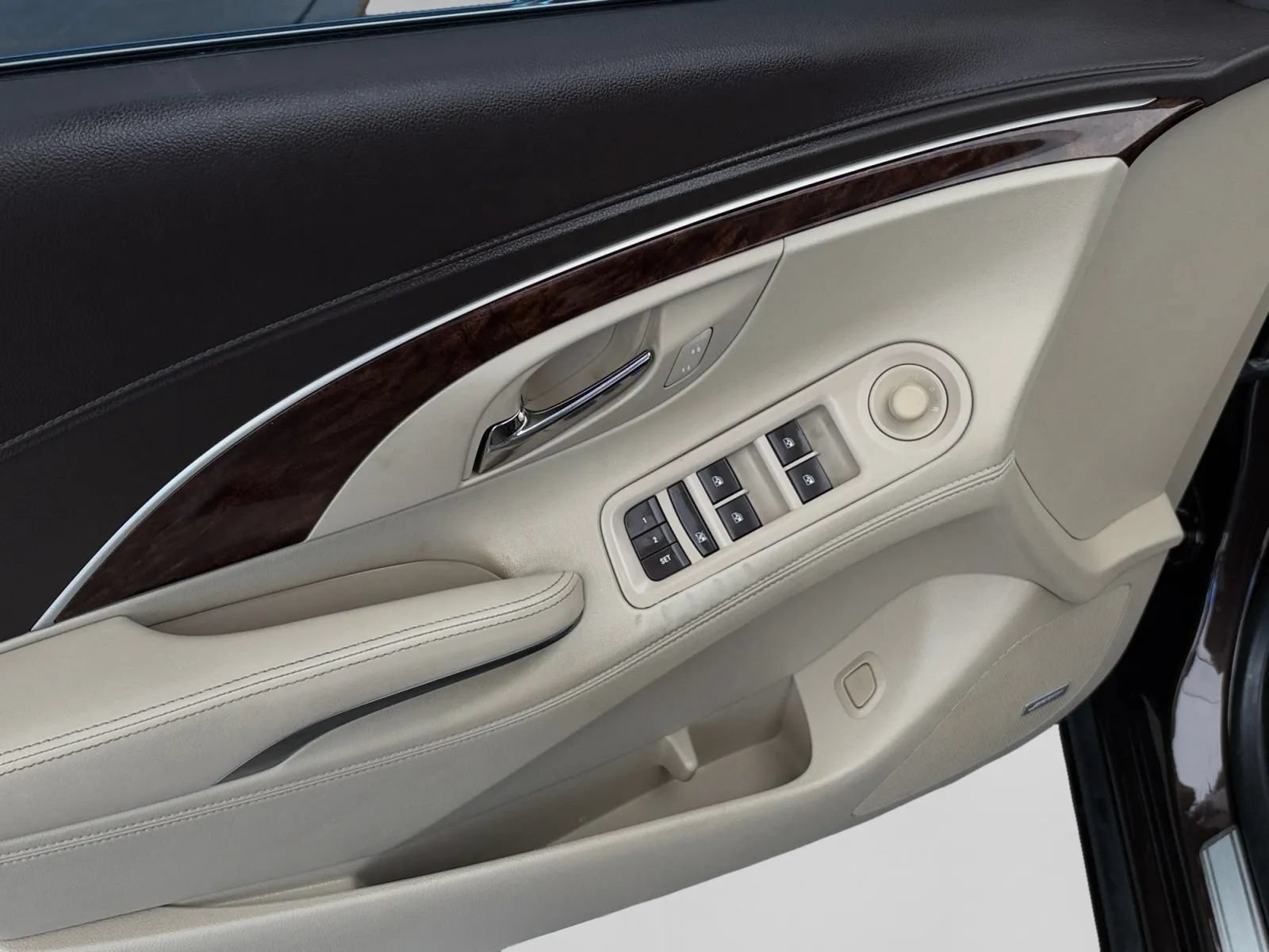 Used 2015 Buick LaCrosse Leather w/ Experience Buick Package FWD image 10