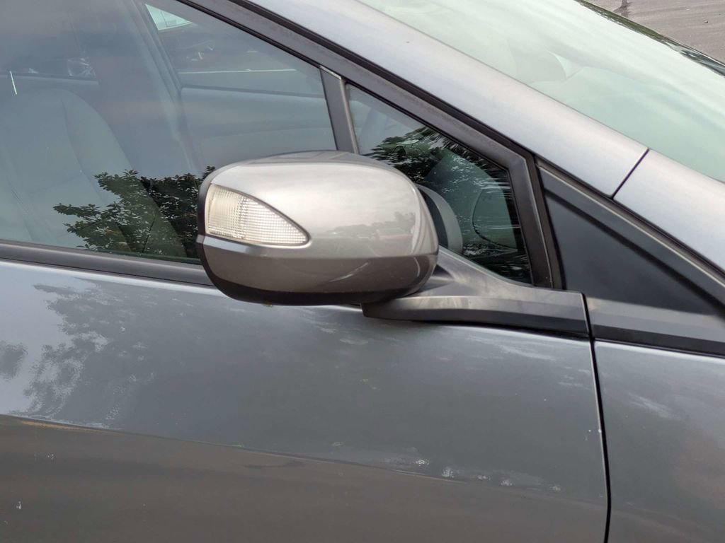 Used 2010 Honda Insight EX image 12