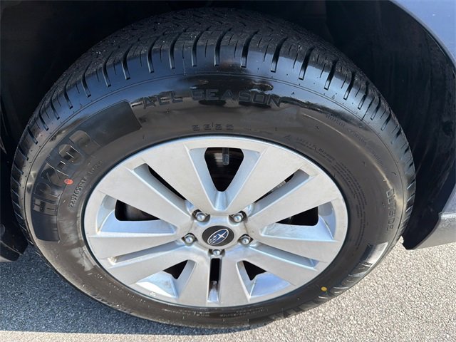 Used 2019 Subaru Outback 2.5i Premium image 12