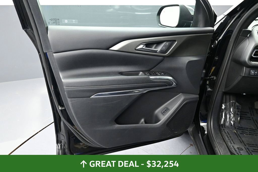 Used 2024 Chevrolet Traverse LT FWD image 14