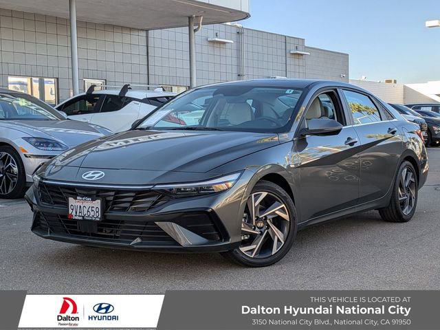 Used 2025 Hyundai Elantra Limited image 1