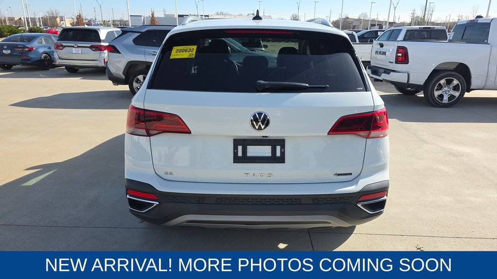 Used 2022 Volkswagen Taos SE image 4