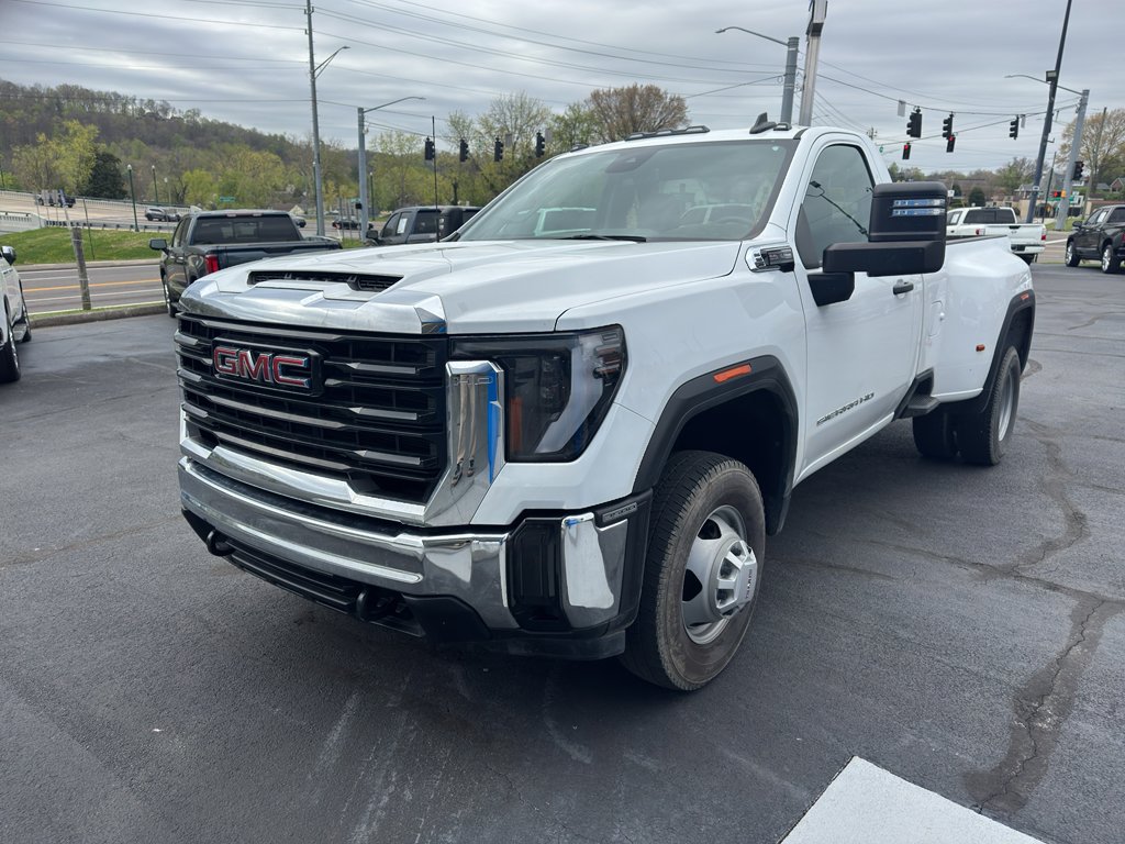 Used 2024 GMC Sierra 3500 Pro w/ Convenience Package image 6