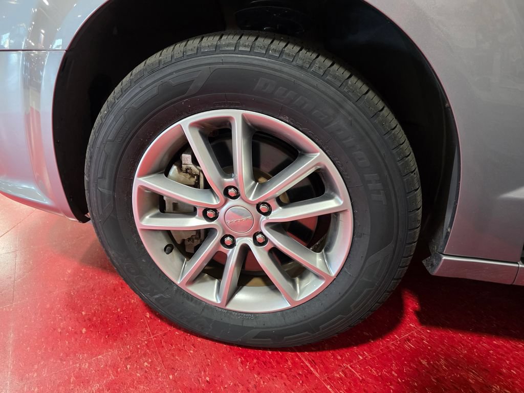 Used 2016 Dodge Grand Caravan SE FWD image 10