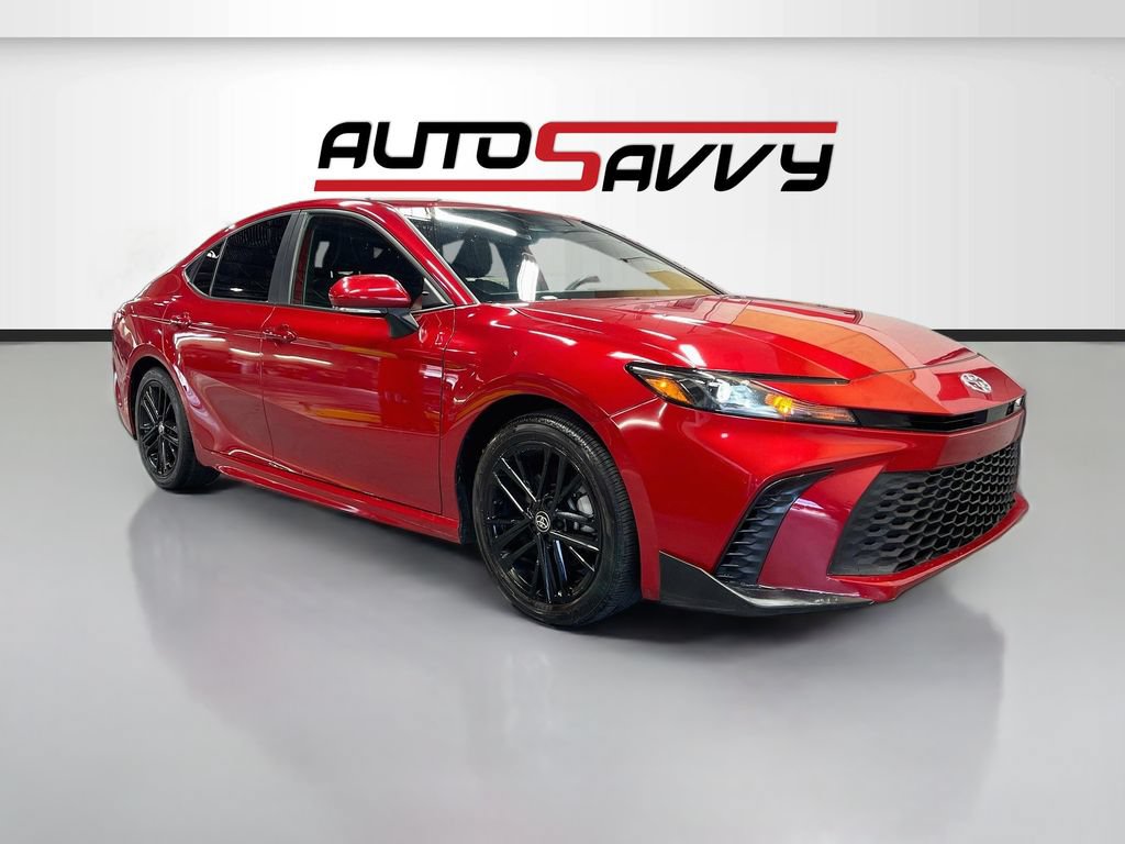 Used 2025 Toyota Camry SE w/ Convenience Package FWD image 1