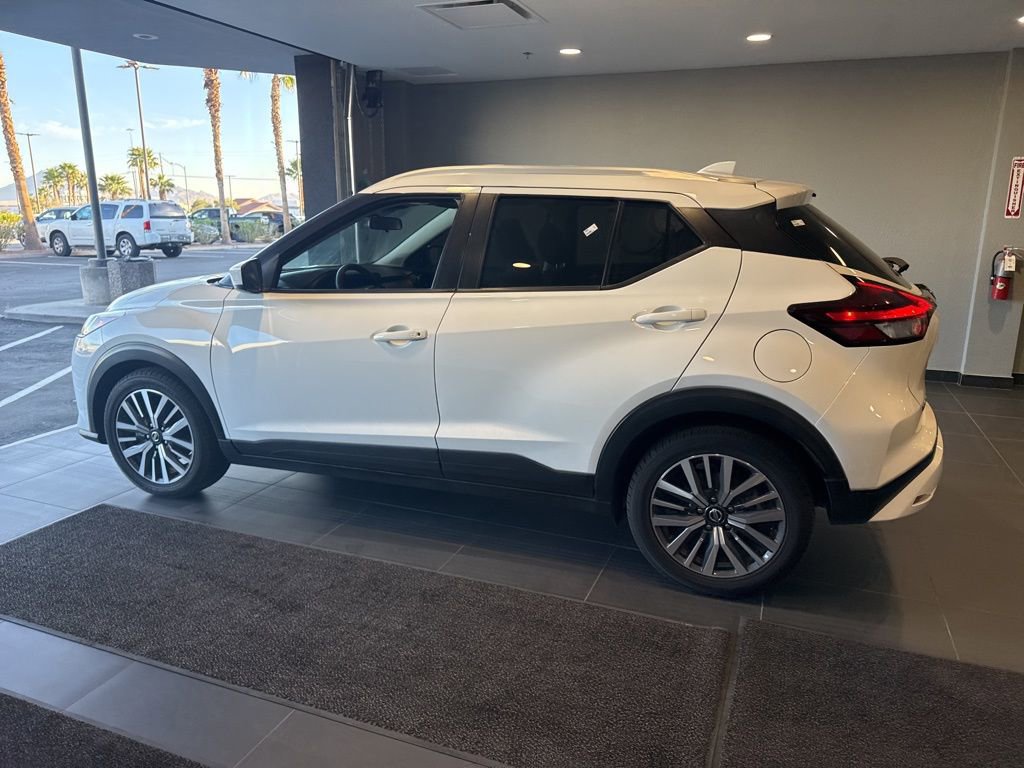 Used 2021 Nissan Kicks SV image 16