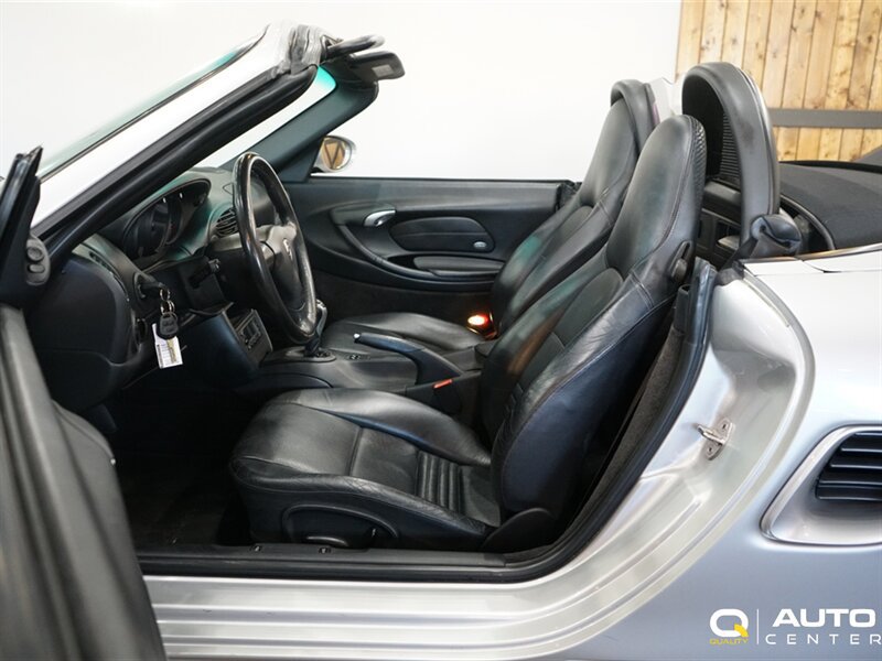 Used 2001 Porsche Boxster RWD image 19