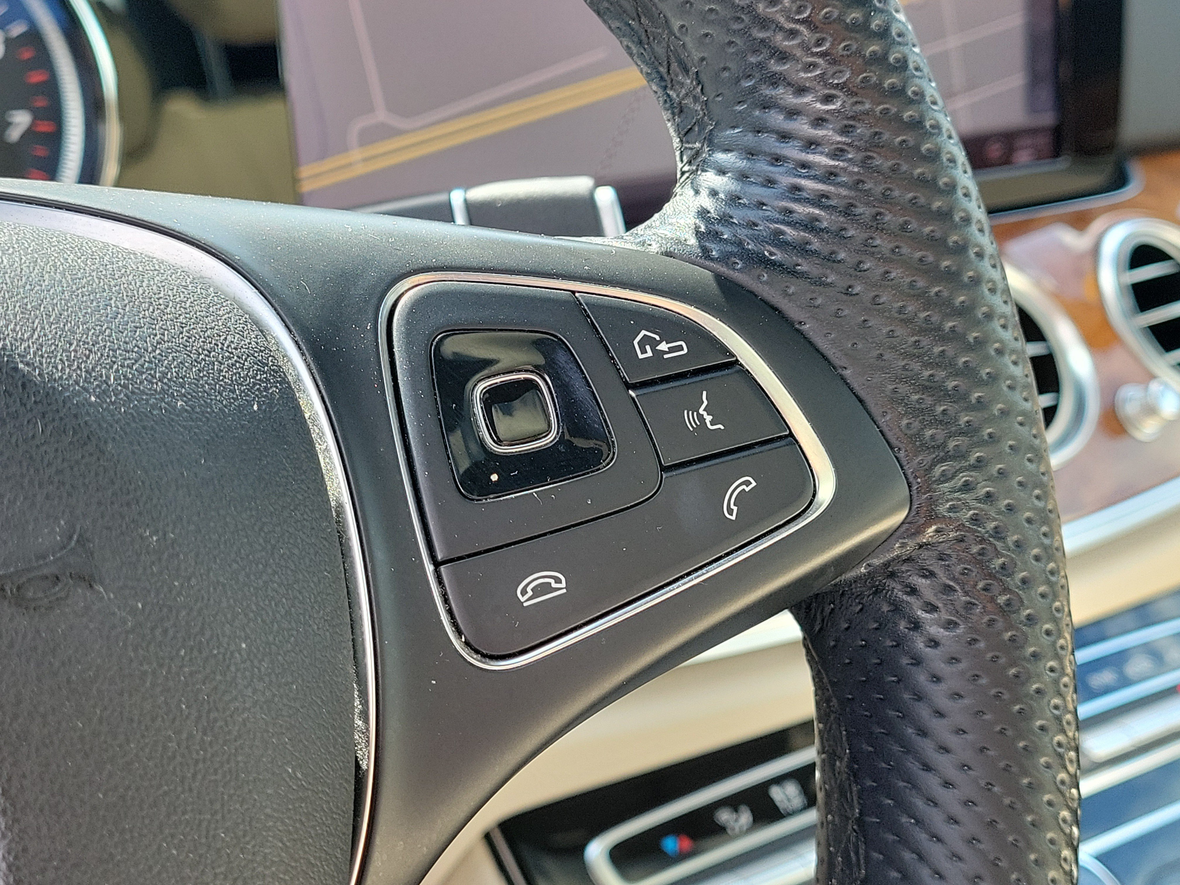 Used 2018 Mercedes-Benz E 300 image 31
