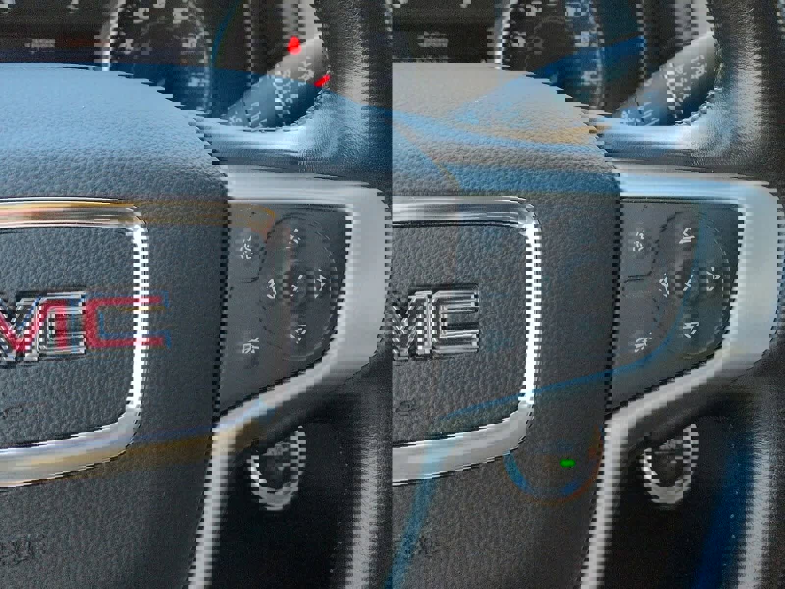 Used 2022 GMC Terrain SLT w/ Infotainment Package II image 25