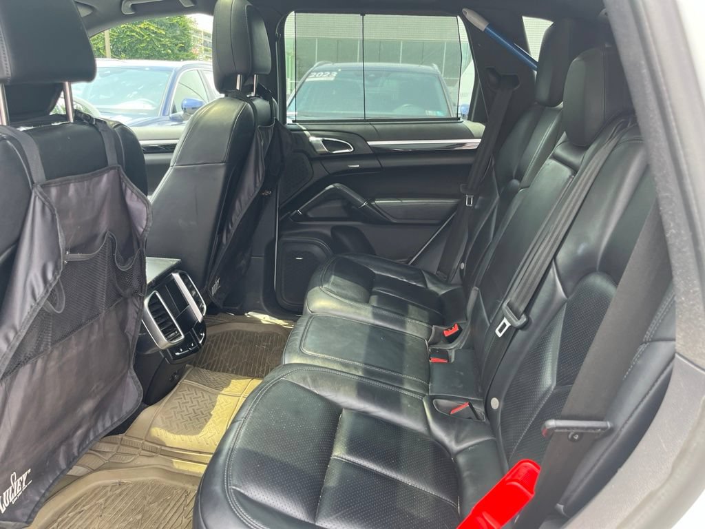 Used 2017 Porsche Cayenne AWD/4WD image 6