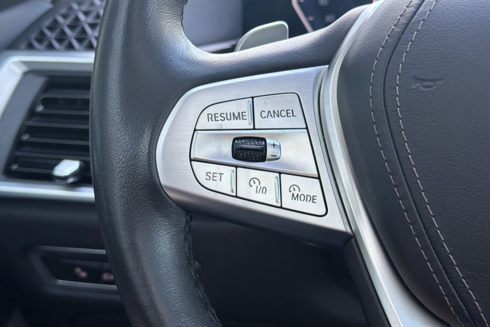 Certified 2025 BMW X7 xDrive40i image 31