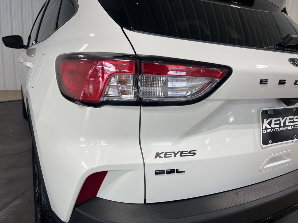 Used 2022 Ford Escape SEL w/ SEL Stealth AWD Package image 15