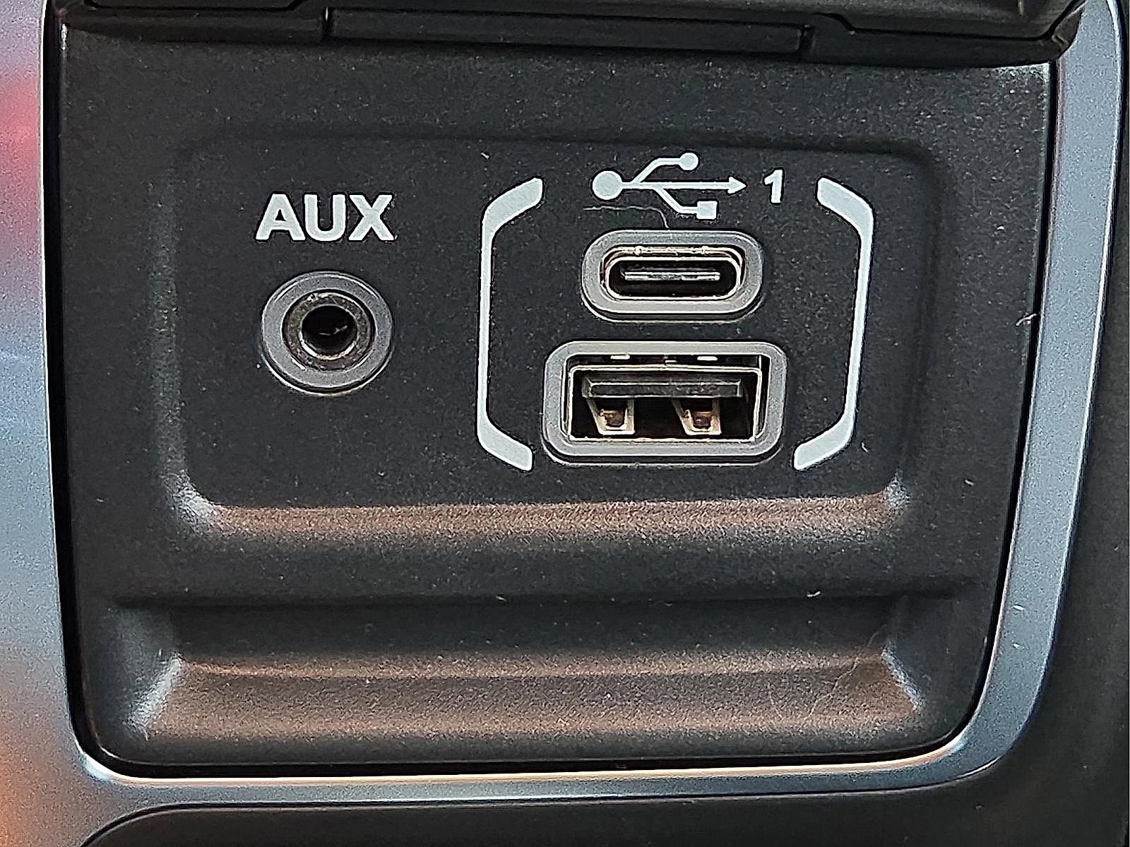 New 2025 Jeep Gladiator Mojave w/ Steel Bumper Group image 18