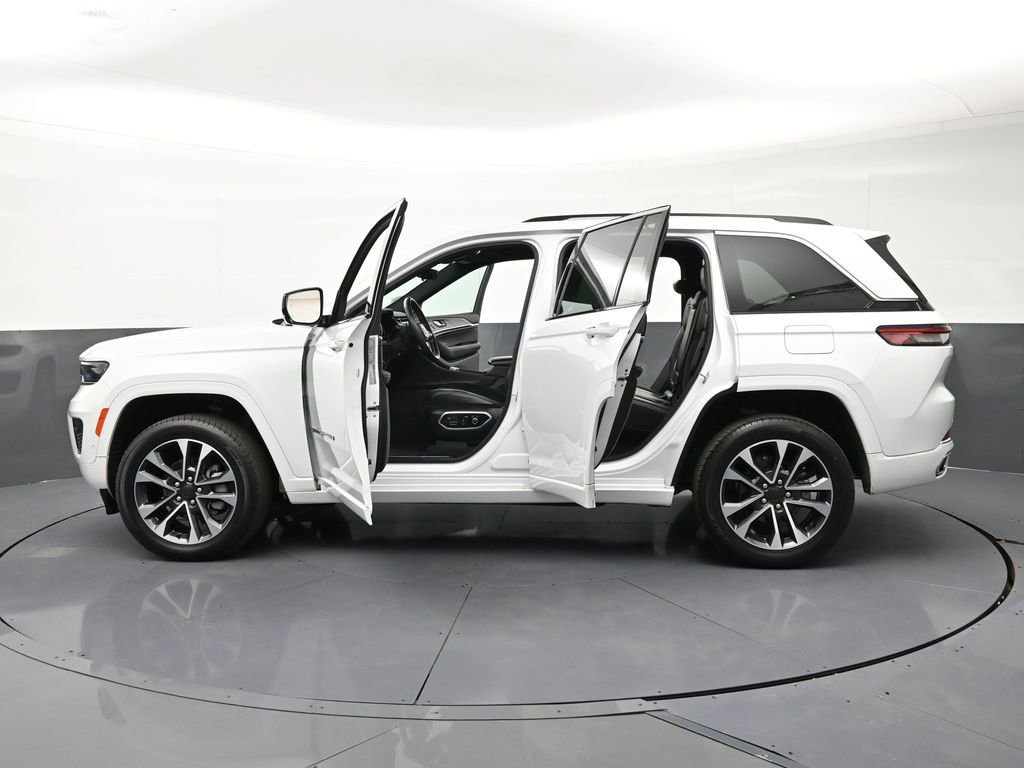 Used 2022 Jeep Grand Cherokee Overland w/ Adv Protech Group III image 35