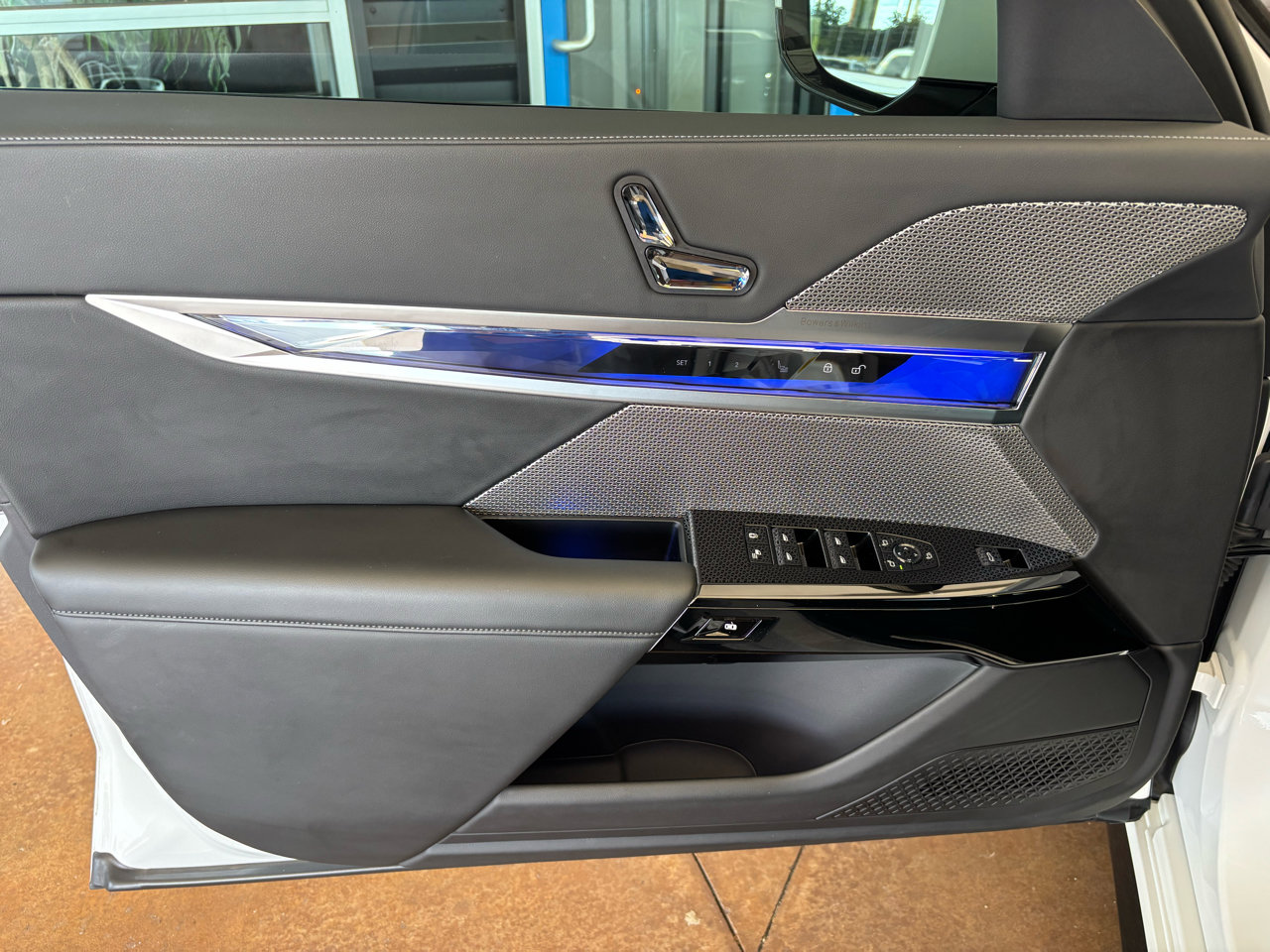 Used 2023 BMW 740i image 20