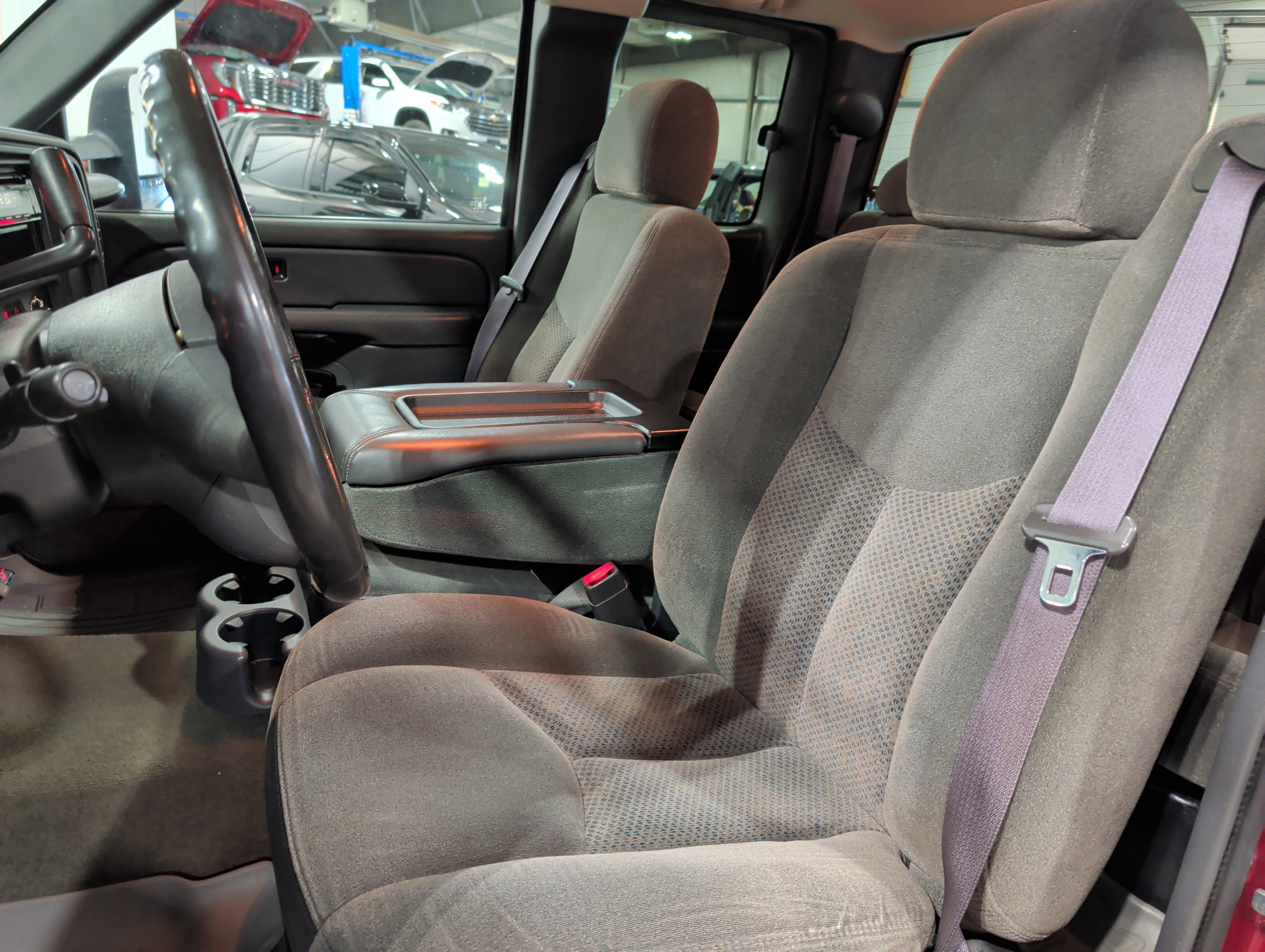 Used 2004 Chevrolet Silverado 2500 LS w/ Snow Plow Prep Package image 9