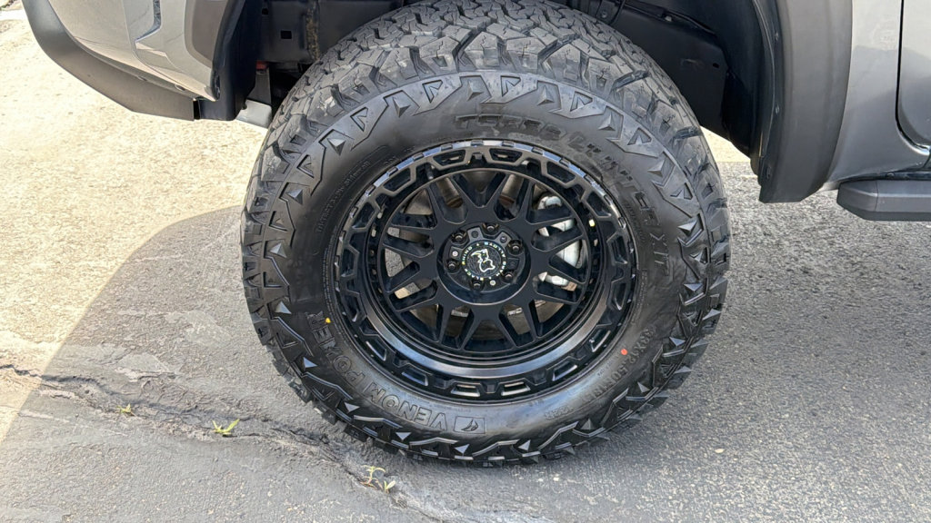 Used 2022 Nissan Frontier PRO-4X w/ Off-Road Protection Package image 9