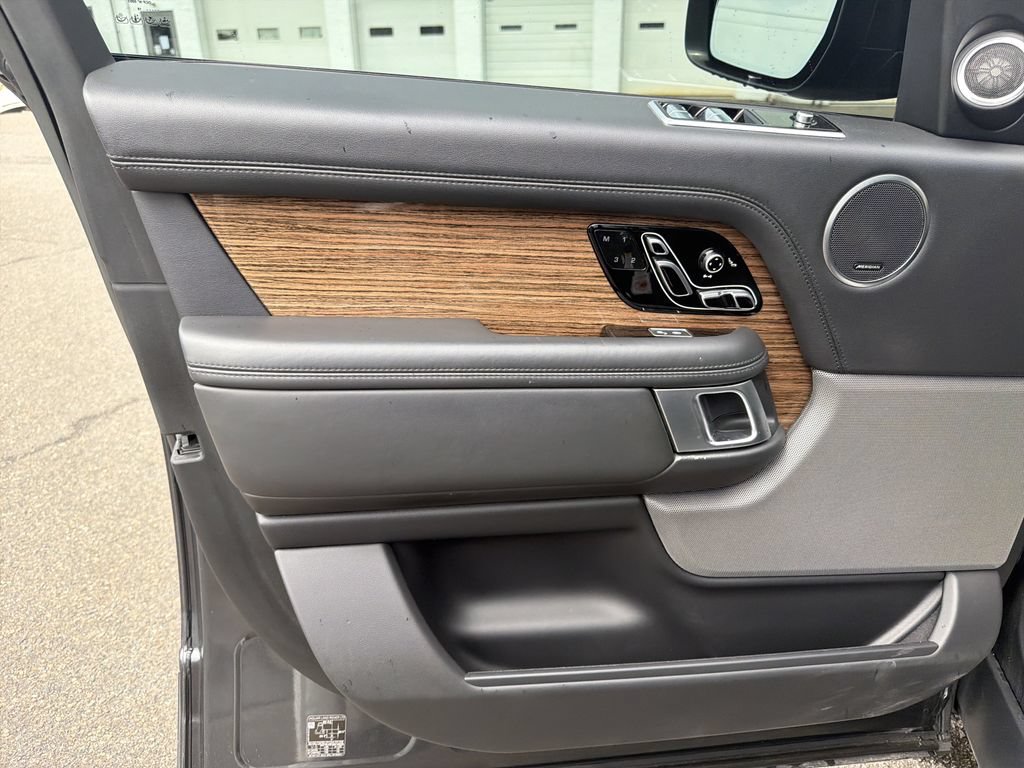 Used 2019 Land Rover Range Rover Supercharged AWD/4WD image 11