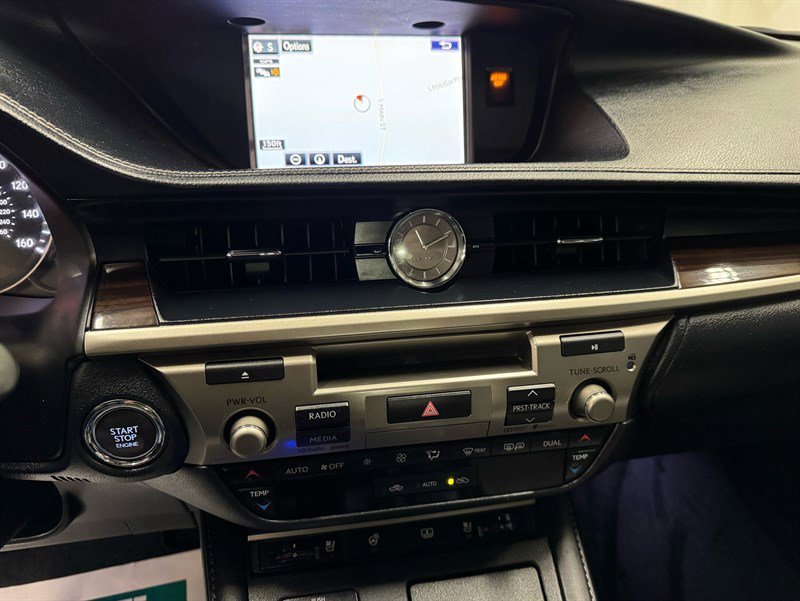 Used 2016 Lexus ES 350 Sedan w/ Luxury Package w/Wood Trim image 16