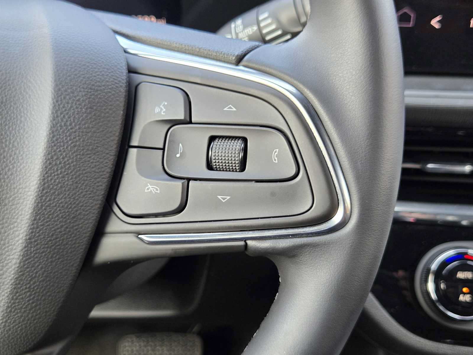 Used 2026 Buick Envista Sport Touring w/ Convenience I Package FWD image 27