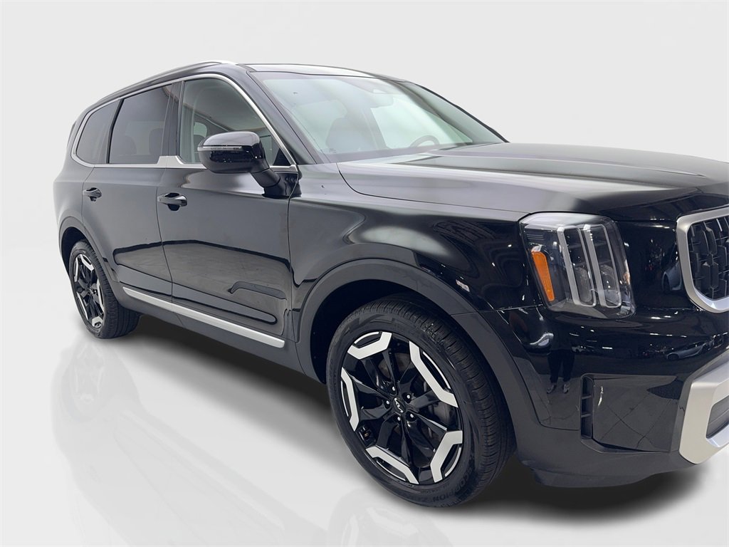 Used 2025 Kia Telluride EX w/ EX Captain's Chair Package image 12