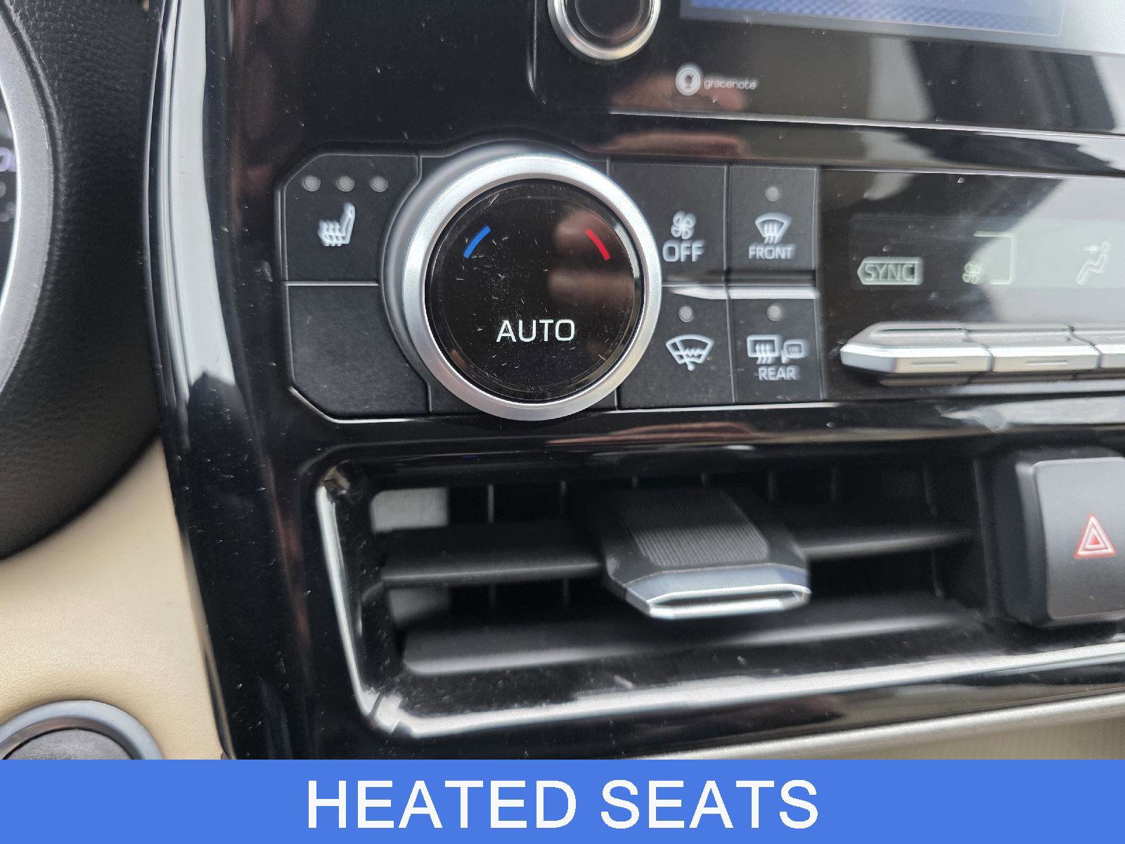 Used 2021 Toyota Highlander XLE image 23