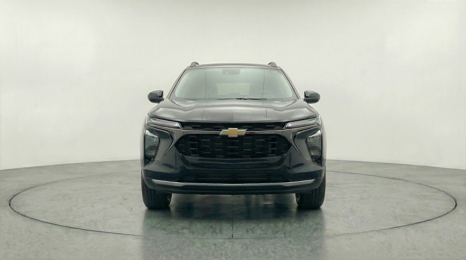 Used 2025 Chevrolet Trax LT image 2