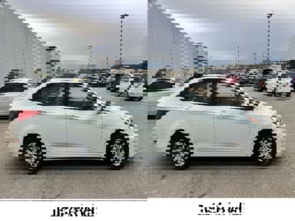Used 2014 Hyundai Accent GLS image 7