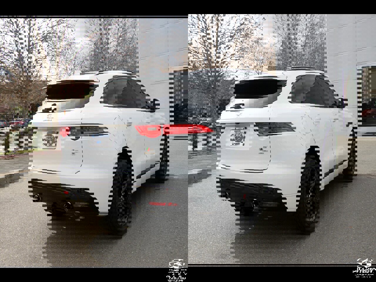 Used 2018 Jaguar F-PACE S image 9