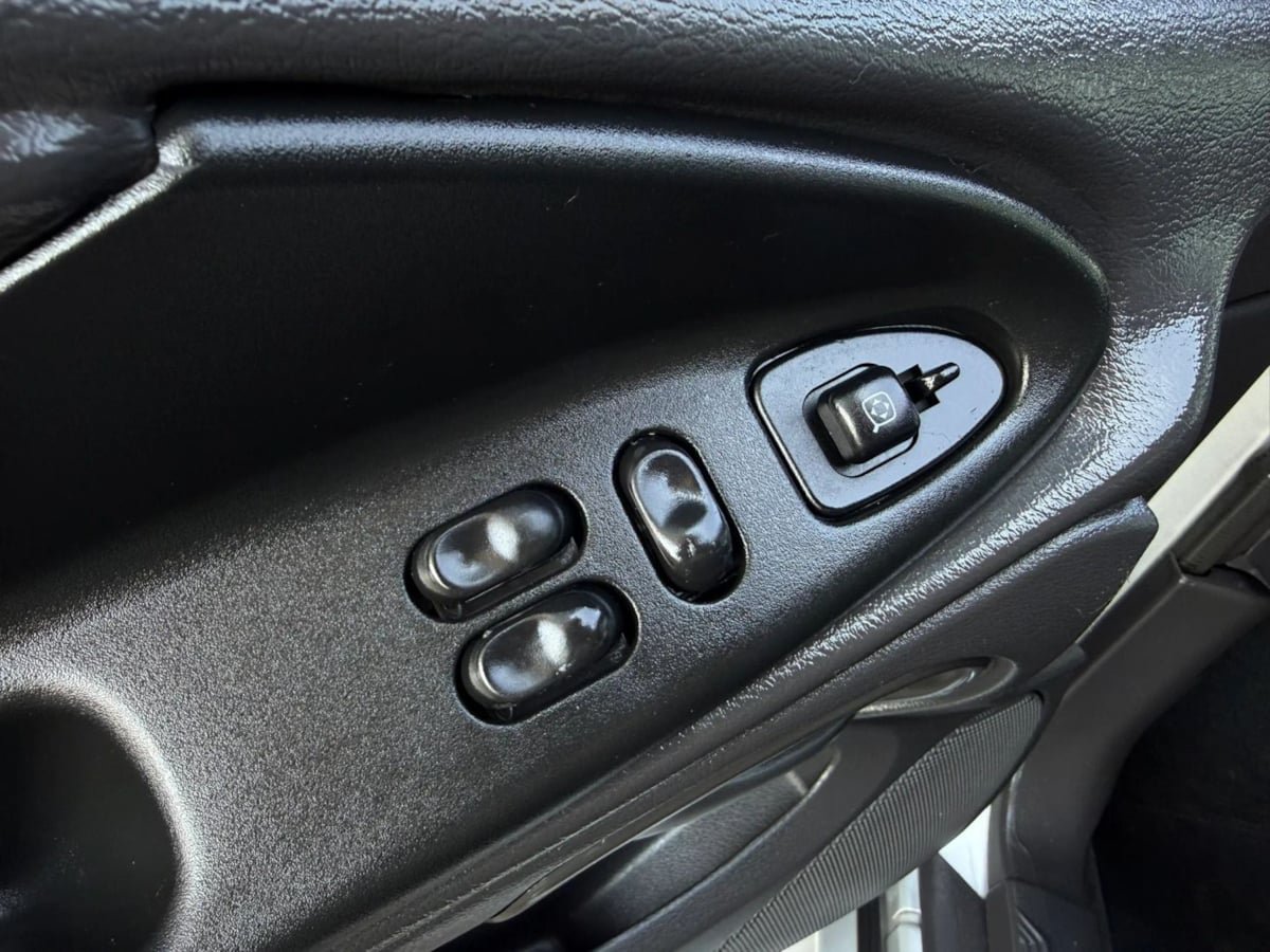 Used 2001 Ford Mustang GT Premium RWD image 34