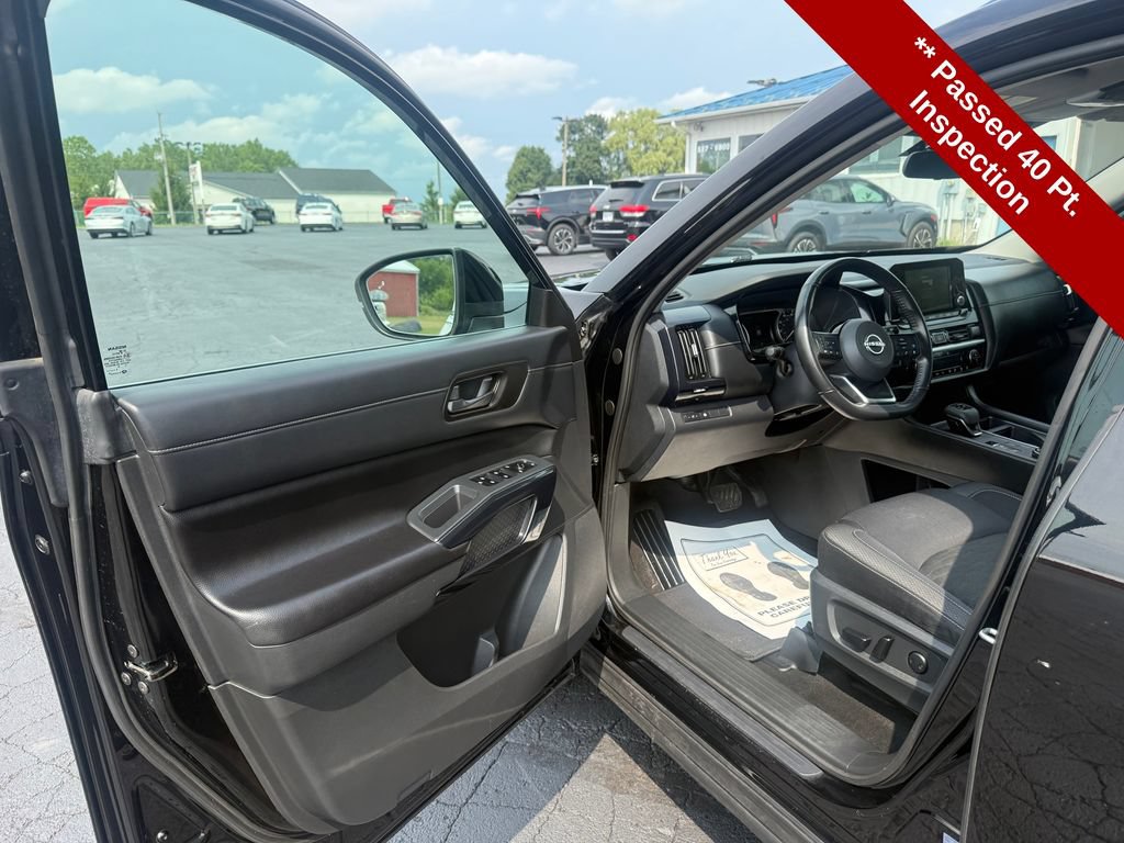 Used 2023 Nissan Pathfinder SV w/ Cargo Package AWD/4WD image 11