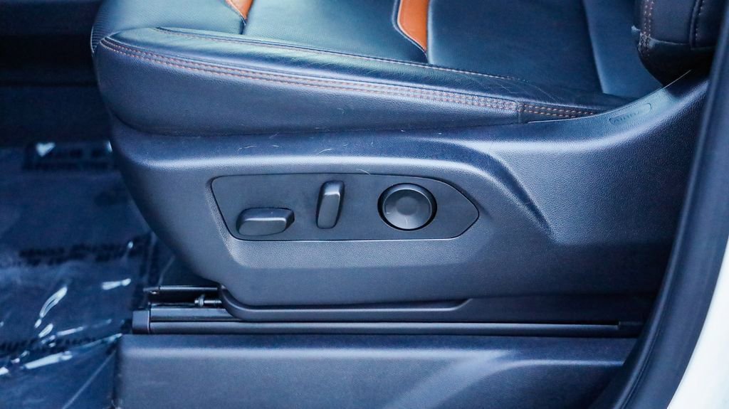 Used 2025 GMC Sierra 2500 AT4 image 22