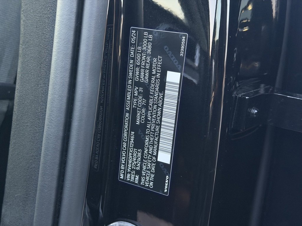 Used 2025 Volvo XC90 T8 Ultra w/ Lounge Package image 23