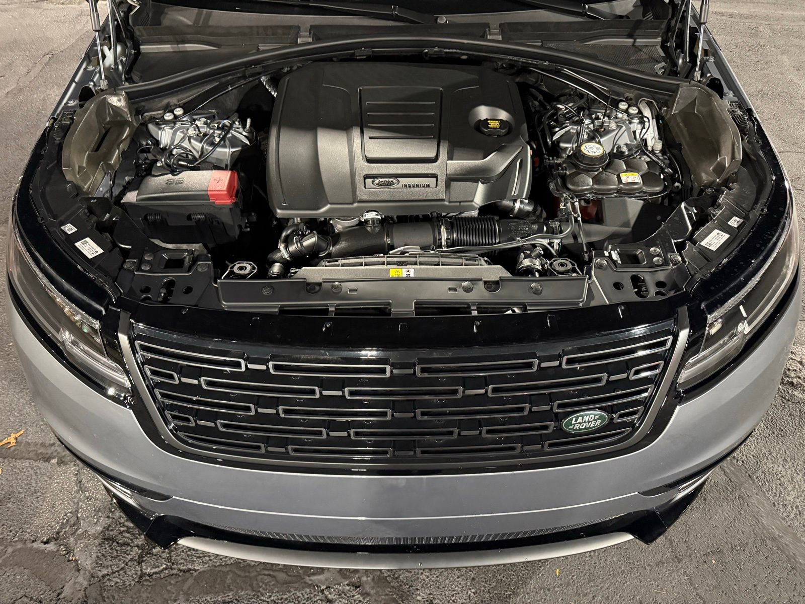 New 2026 Land Rover Range Rover Velar Dynamic SE image 35